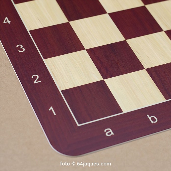 Tablero ajedrez serie Venier - Sapelly y Arce, marco oscuro