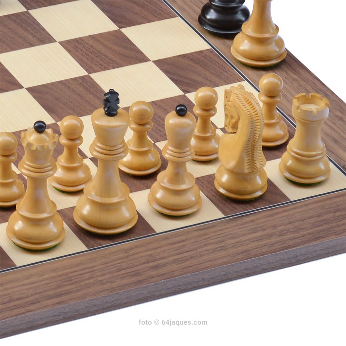 copy of Zagreb Chess with Montgoy Rosewood Deluxe Board 50mm