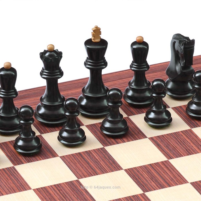 copy of Zagreb Chess with Montgoy Rosewood Deluxe Board 50mm