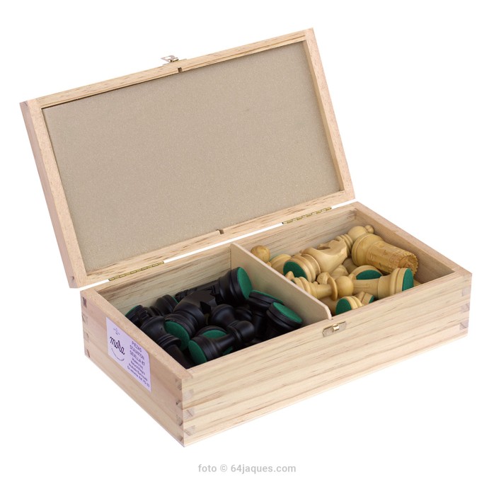 copy of Staunton Wooden Chess Pieces Europe