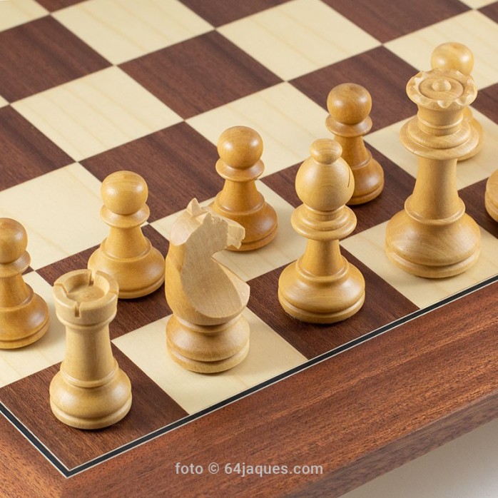 Staunton Chess Set No.6 Sapelly Deluxe with European Pieces